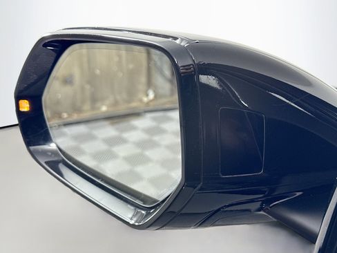 Used 2020 Lamborghini Urus image 21