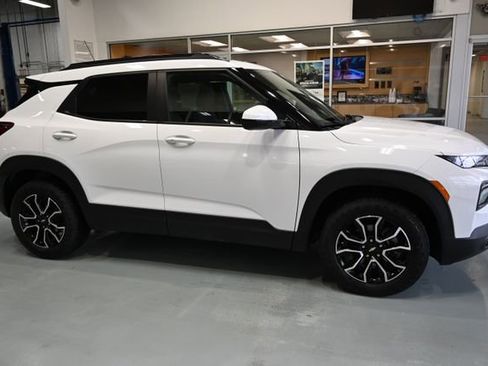 Used 2022 Chevrolet TrailBlazer ACTIV w/ Sun and Liftgate Package AWD/4WD image 4