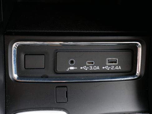Certified 2025 Subaru Ascent Premium AWD/4WD image 32