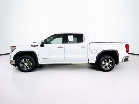 Used 2025 GMC Sierra 1500 SLT AWD/4WD image 4