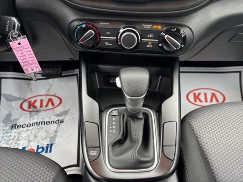 Certified 2025 Kia Soul LX w/ LX Technology Package FWD image 14