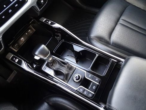 Used 2021 Kia Sorento SX image 11