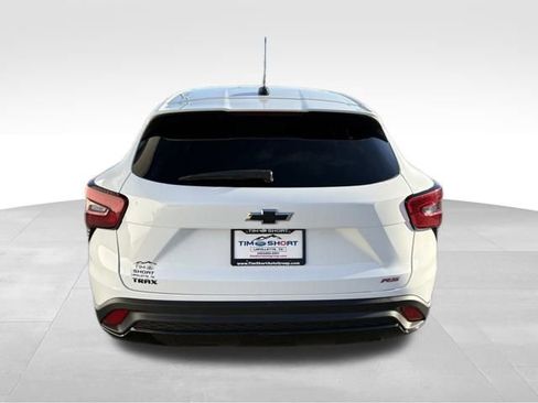 Used 2024 Chevrolet Trax RS w/ Driver Confidence Package image 10