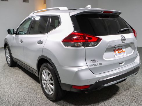 Used 2020 Nissan Rogue SV FWD image 9