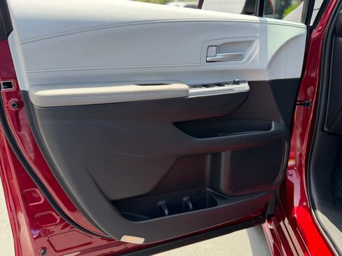New 2026 Toyota Sienna XLE FWD image 18