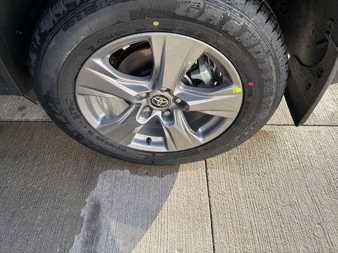 New 2025 Toyota RAV4 XLE image 10