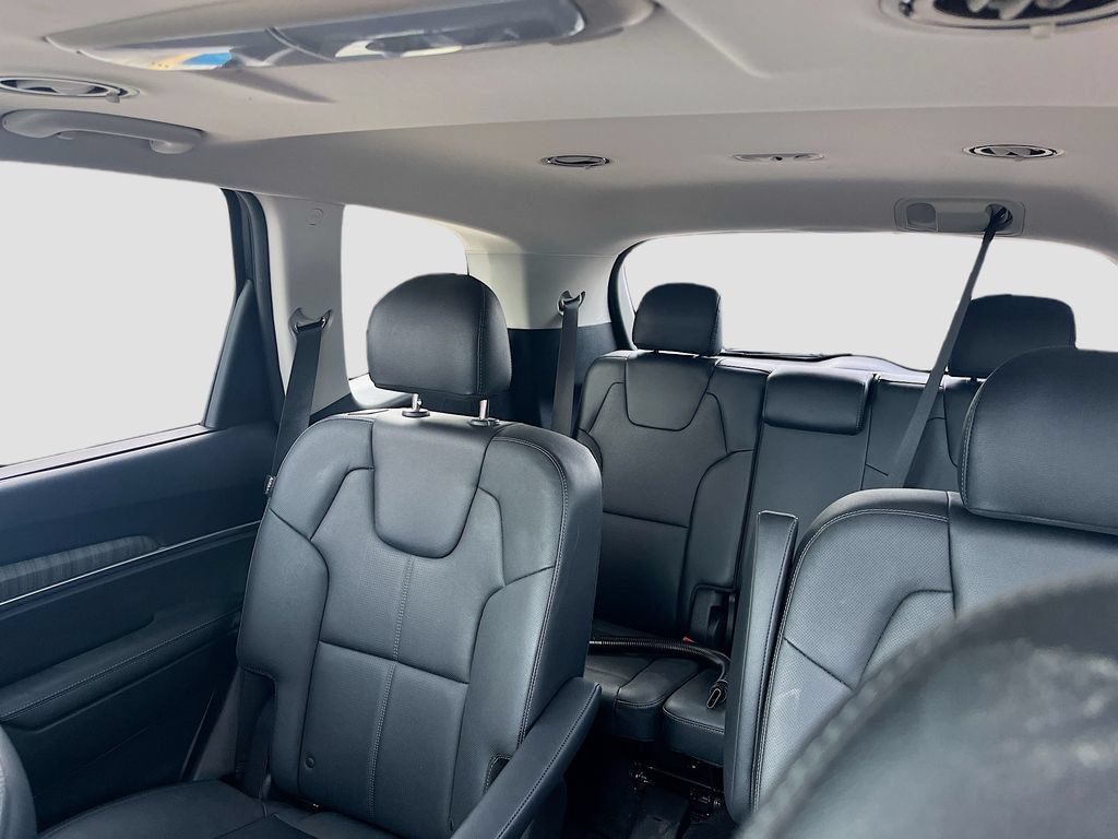 Used 2023 Kia Telluride EX w/ EX Captain's Chair Package AWD/4WD image 26