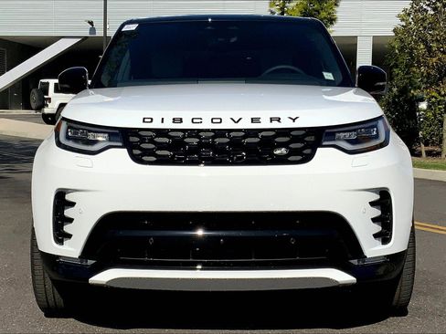 New 2025 Land Rover Discovery Dynamic SE image 3