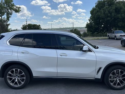 Used 2022 BMW X5 xDrive40i w/ Executive Package AWD/4WD image 11
