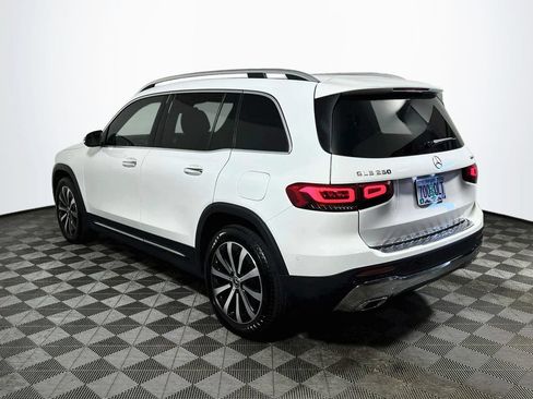 Used 2022 Mercedes-Benz GLB 250 4MATIC w/ Premium Package Lite image 5