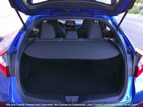 Used 2020 Toyota C-HR XLE image 9