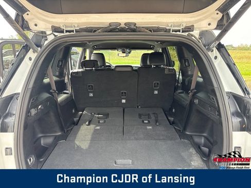 Used 2024 Jeep Grand Cherokee L Limited AWD/4WD image 18