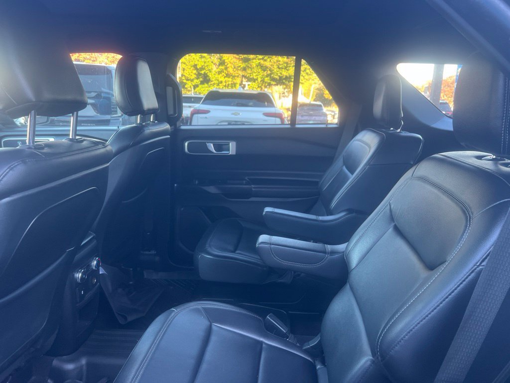 Used 2020 Ford Explorer XLT w/ Equipment Group 202A AWD/4WD image 10