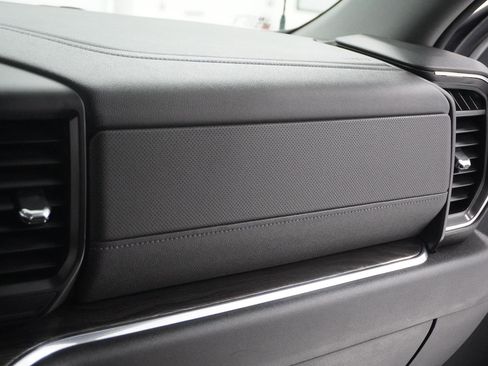 Used 2024 Chevrolet Silverado 1500 LTZ image 31