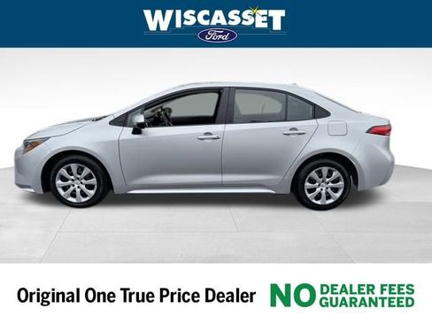 Used 2024 Toyota Corolla LE image 2