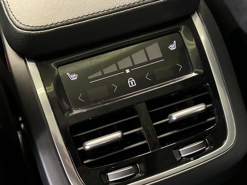 Used 2022 Volvo XC90 T5 Momentum w/ Climate Package AWD/4WD image 35