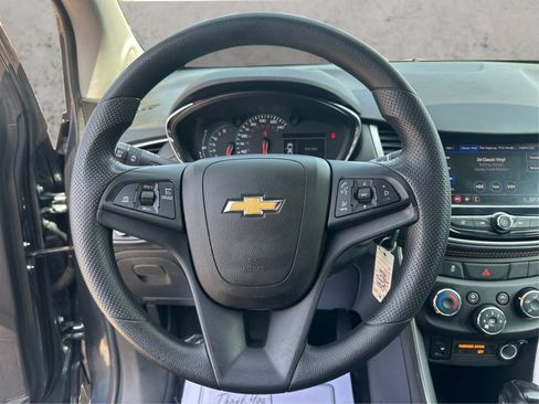 Used 2021 Chevrolet Trax LS w/ Tint and Cruise Package AWD/4WD image 27
