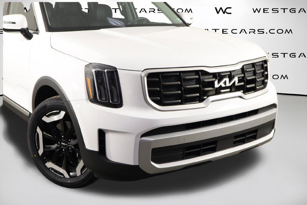 Used 2025 Kia Telluride S FWD image 51