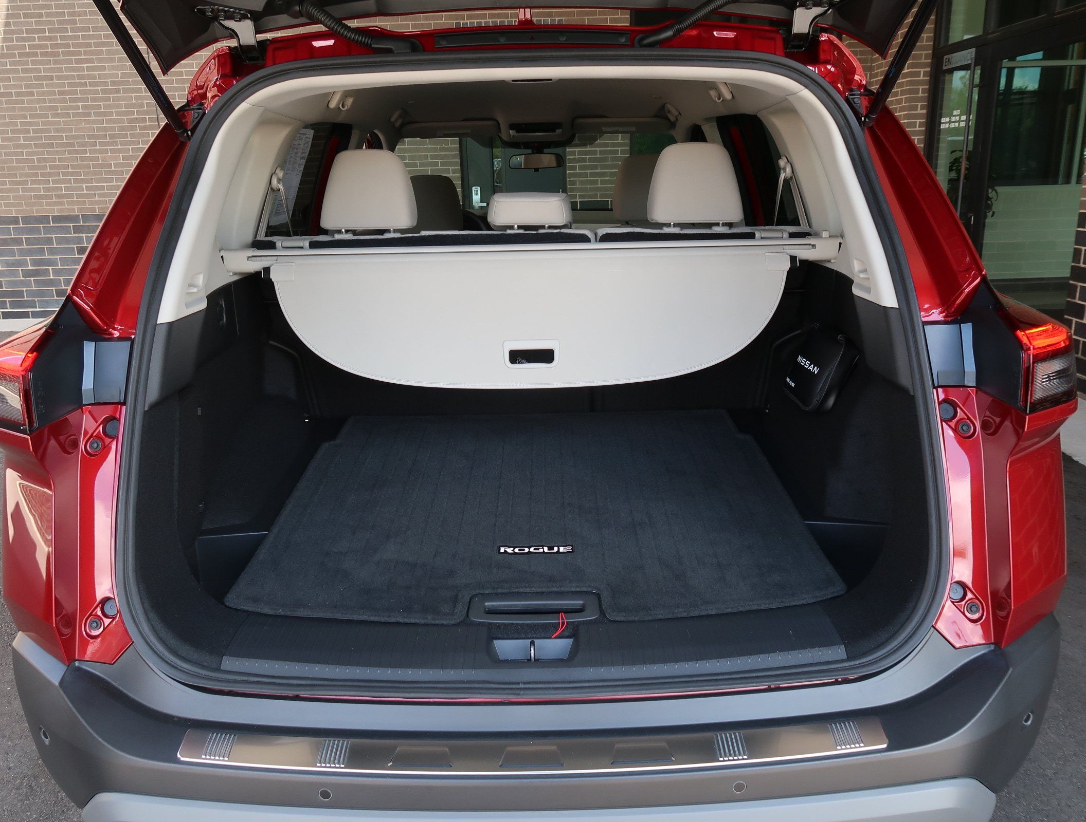 Used 2022 Nissan Rogue SV AWD/4WD image 44