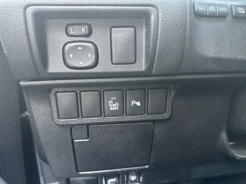 Used 2013 Lexus ES 300h w/ Luxury Pkg image 20