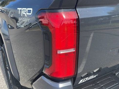 Used 2025 Toyota Tacoma TRD Sport image 11