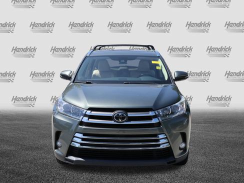 Used 2017 Toyota Highlander Limited AWD/4WD image 3