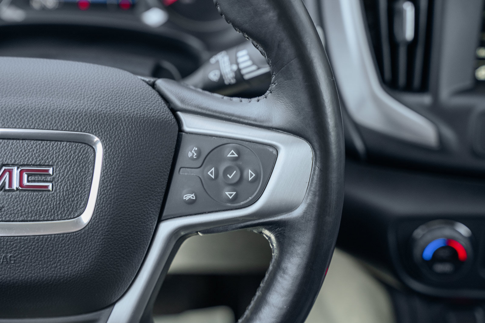 Used 2019 GMC Terrain SLE w/ Driver Convenience Package AWD/4WD image 32