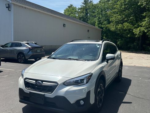 Used 2021 Subaru Crosstrek 2.5i Limited w/ Moonroof Package 2 AWD/4WD image 1