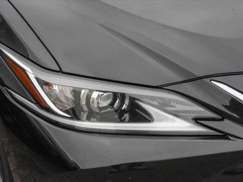Certified 2022 Lexus ES 350 w/ Premium Package FWD image 4