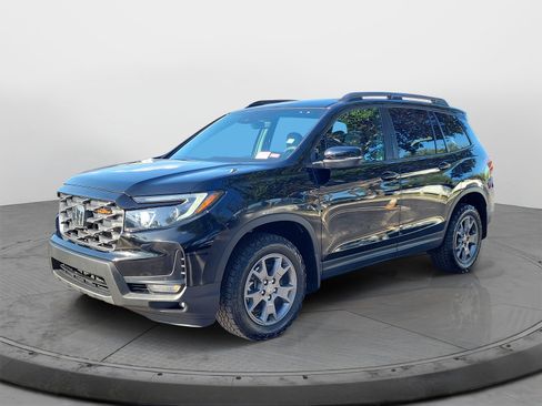 Certified 2024 Honda Passport TrailSport image 3