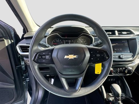 Used 2022 Chevrolet TrailBlazer LS FWD image 9