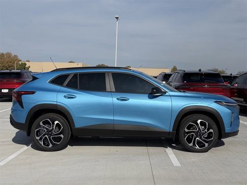 New 2026 Chevrolet Trax RS w/ Driver Confidence Package image 3