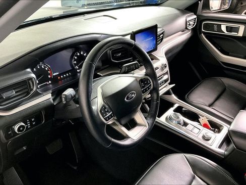 Used 2023 Ford Explorer XLT w/ Equipment Group 202A image 13
