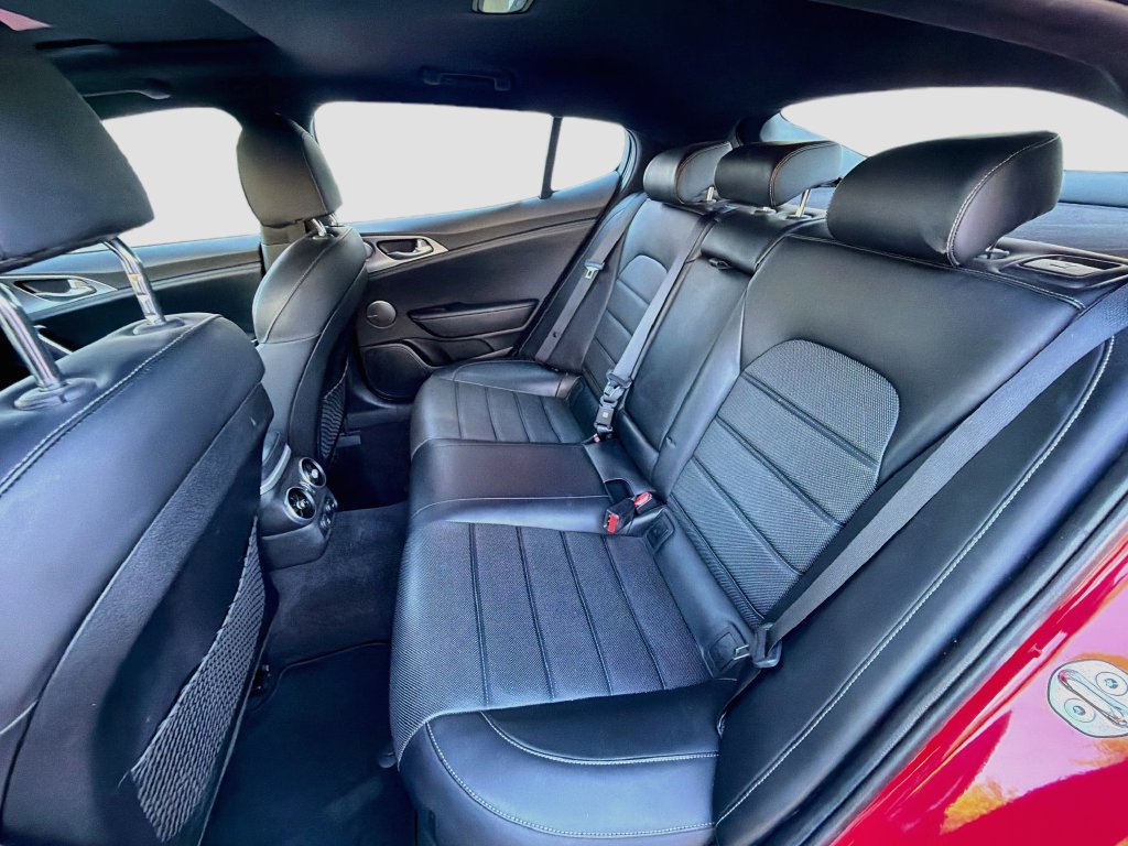 Used 2018 Kia Stinger GT2 RWD image 25