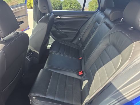 Used 2016 Volkswagen Golf R 4-Door image 17