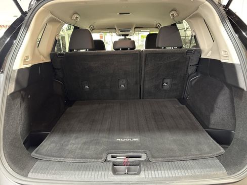 Used 2023 Nissan Rogue SV image 22