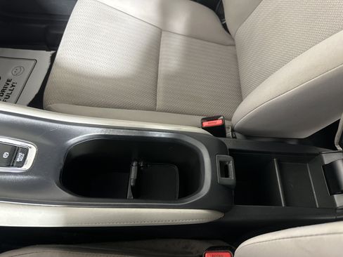 Used 2017 Honda HR-V LX image 17