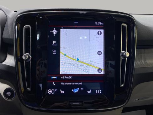 Used 2019 Volvo XC40 T4 Inscription image 13