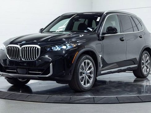 New 2026 BMW X5 xDrive50e w/ Climate Comfort Package image 8