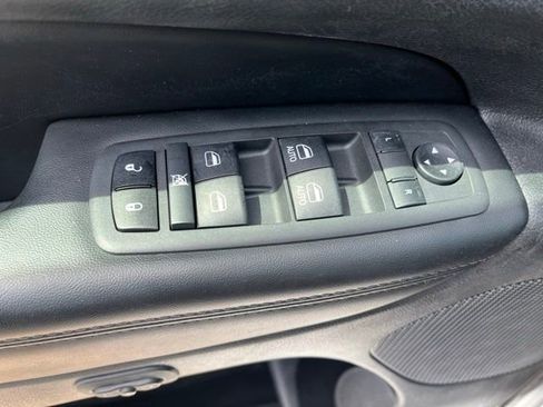 Used 2022 Jeep Grand Cherokee Limited AWD/4WD image 23