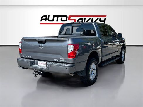 Used 2019 Nissan Titan SV w/ SV Convenience Package image 7