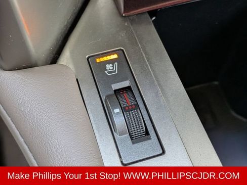 Used 2017 Lexus GX 460 Premium w/ Premium Package AWD/4WD image 23