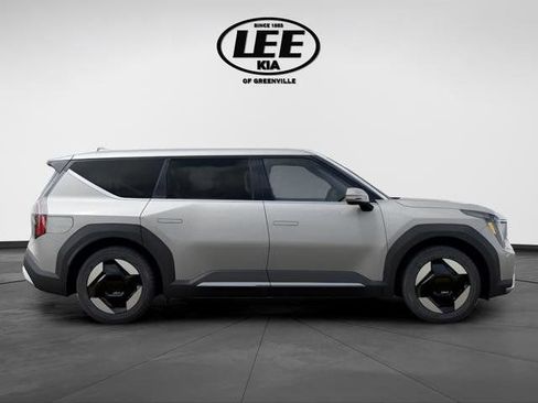 New 2026 Kia EV9 Light RWD image 9