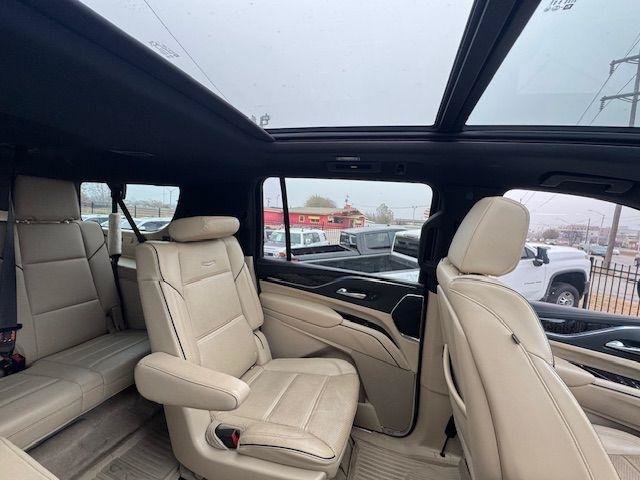 Used 2021 Cadillac Escalade ESV Premium Luxury AWD/4WD image 10