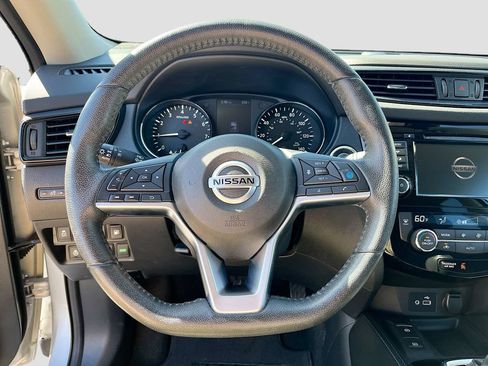 Used 2020 Nissan Rogue SL FWD image 11