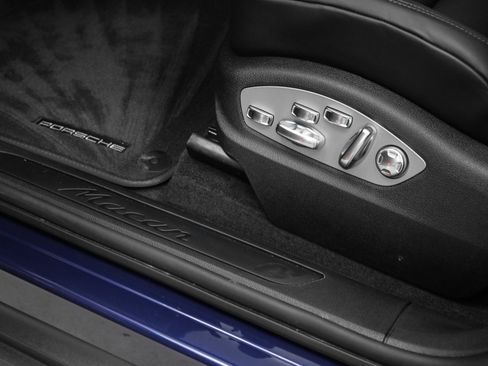 Certified 2025 Porsche Macan image 25