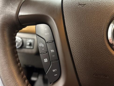 Used 2016 Buick Enclave Premium image 26