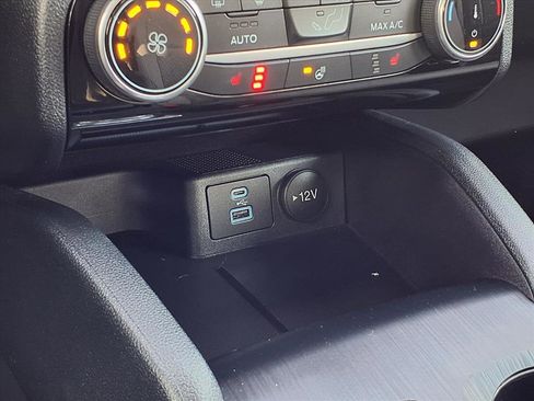 Certified 2022 Ford Escape SE w/ Cold Weather Package image 13