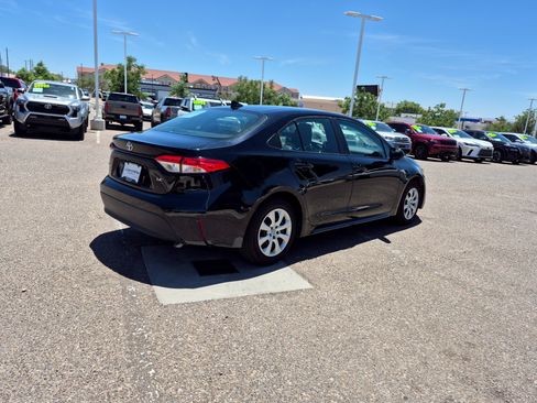 Used 2024 Toyota Corolla LE FWD image 5