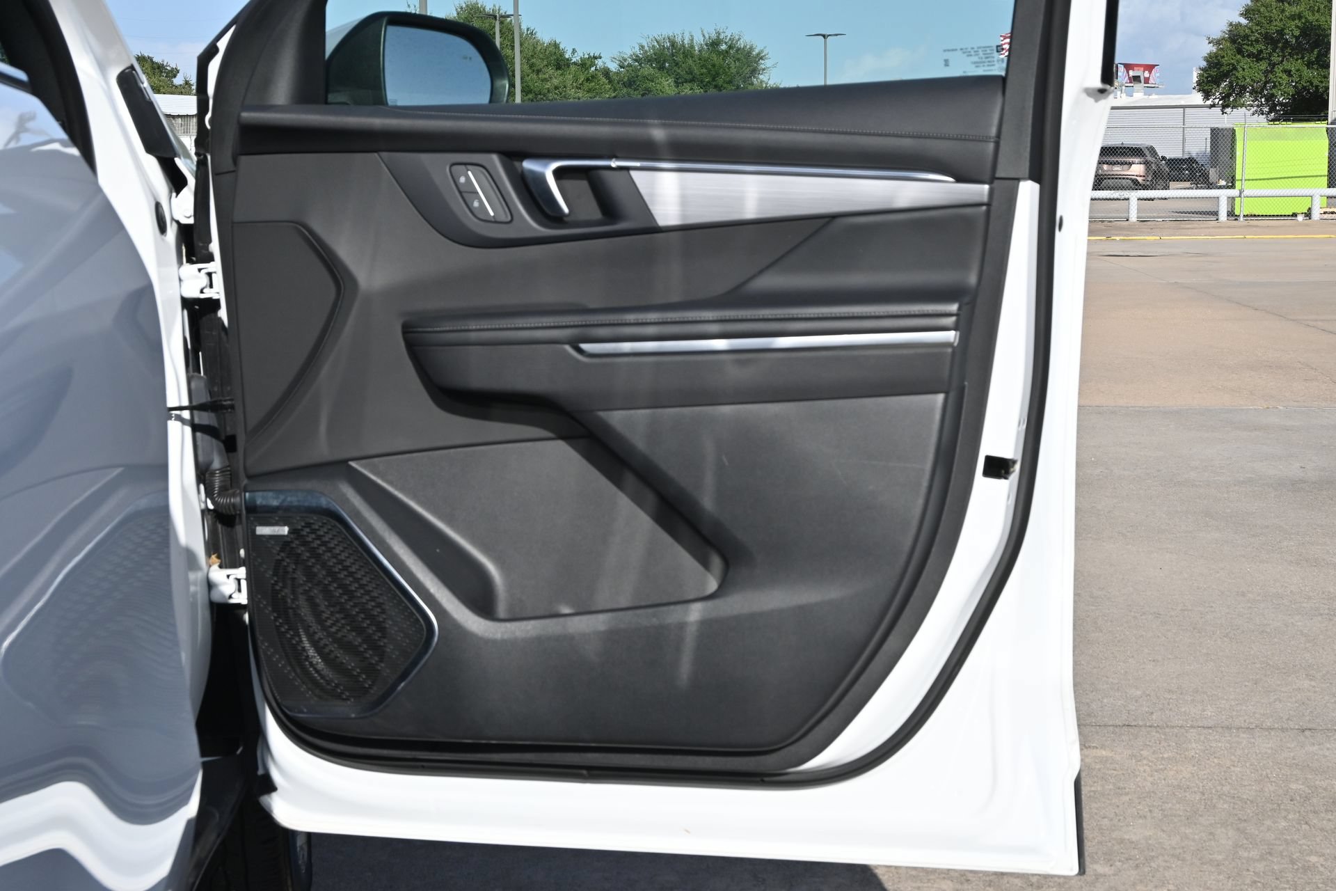 Used 2025 Buick Enclave Preferred FWD image 27